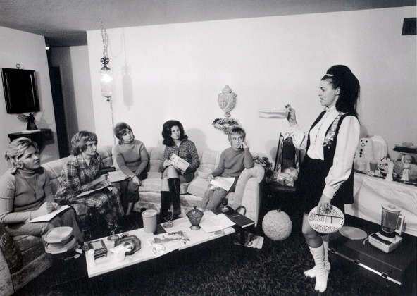 © Bill Owens, I enjoy giving a tupperware party in my house..., 1971