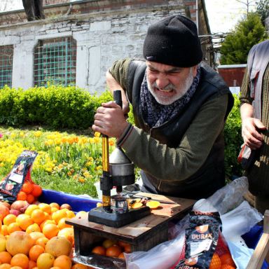 Food in the Street Istanbul Juicer. (c)  Rebecca Chesney (USA)
