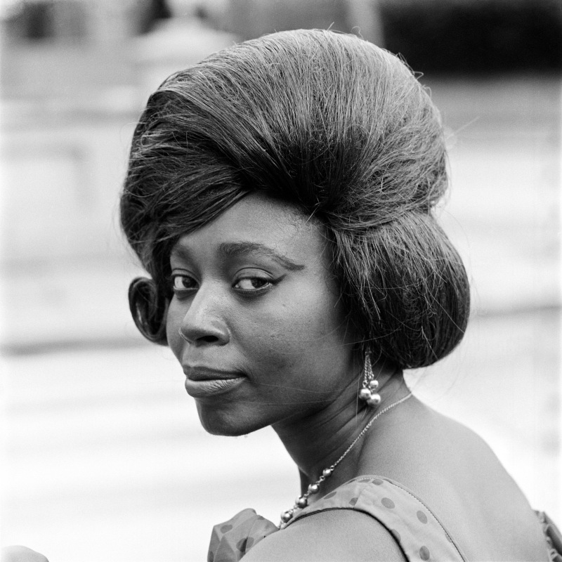 © James Barnor/Autograph ABP, Portrait of a Ghanaian woman in London. 