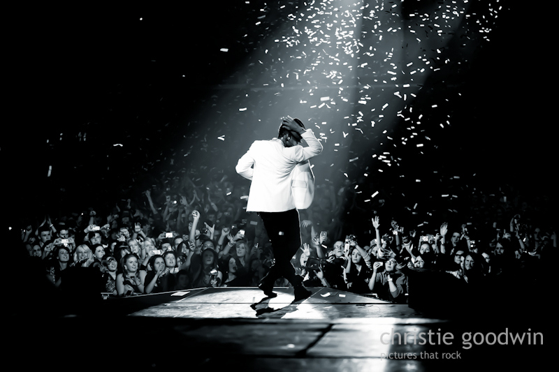© Christie Goodwin, Usher, O2 Arena, Dublin, 28 February 2011. Official tour photography. Commissioned by Usher’s management